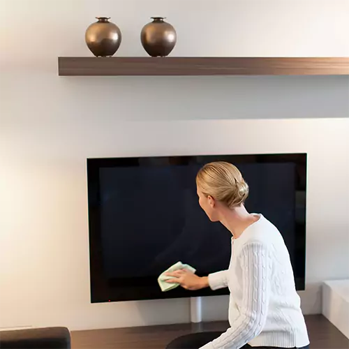 You are currently viewing راهنمای کامل تمیز کردن صفحه تلویزیون